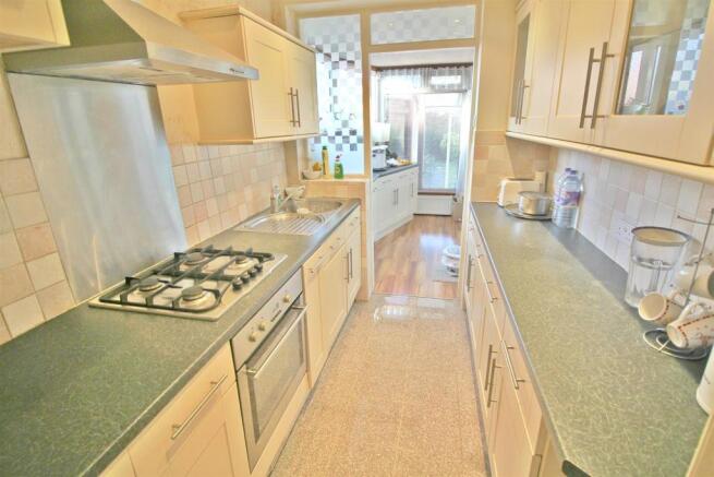 Kitchen2.jpg