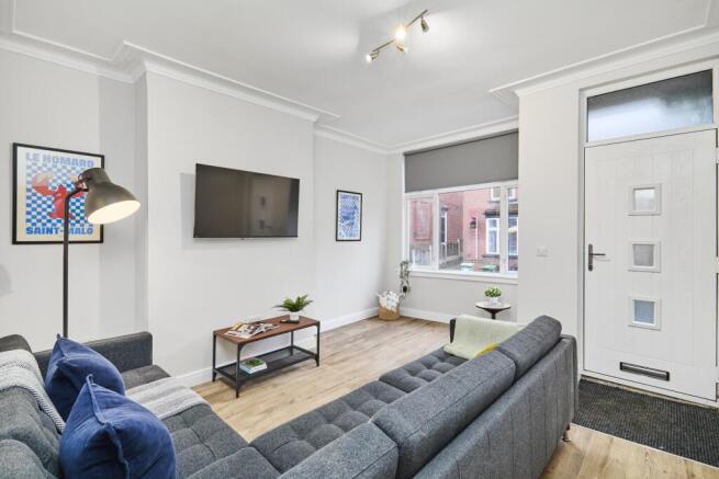 6 bed House to rent Image 5