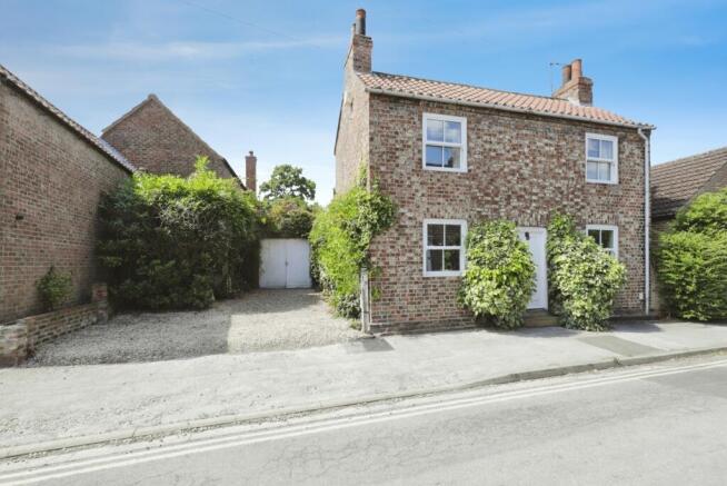 4 bed Detached for sale Image 6