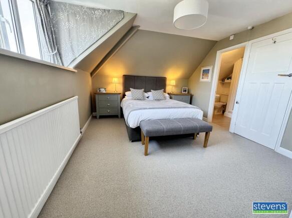 Bedroom 1 - 