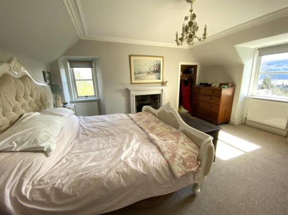 MASTER BEDROOM.JPG