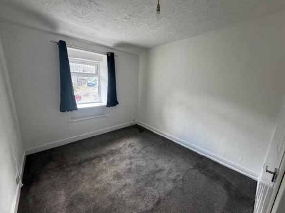 3 bed Terraced to rent Image 7
