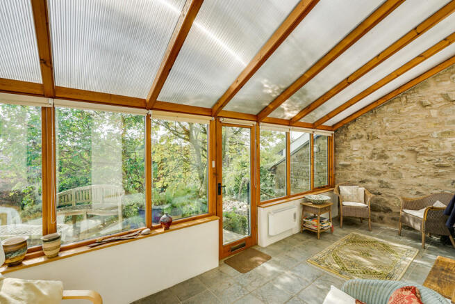 Entrance Porch/Su...