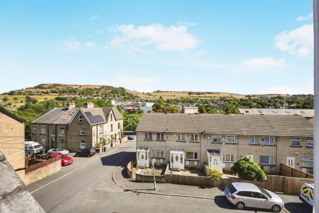 3 bed Terraced for sale Image 7