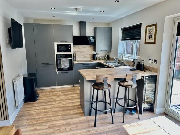 3 bed Detached for sale Image 11