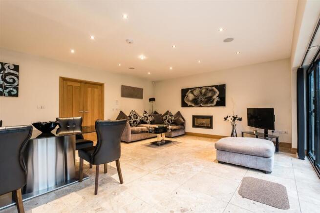 KITCHEN/DINER/ENTERTAINING ROOM