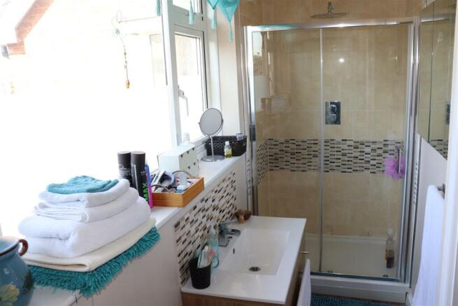 EN SUITE