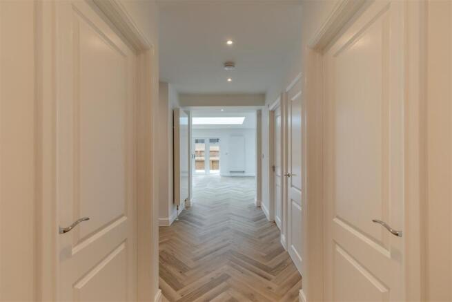 8700048-interior09.jpg