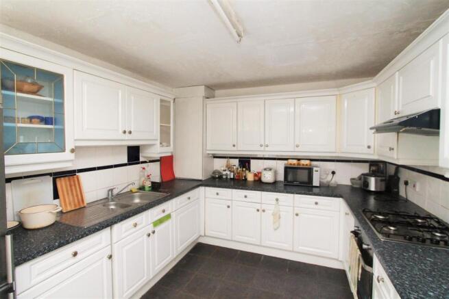 Kitchen.JPG