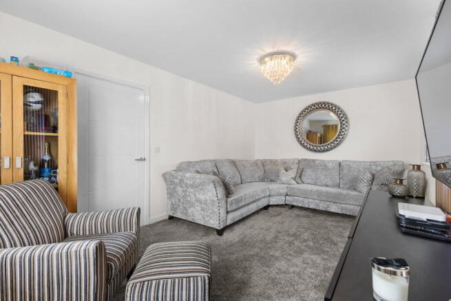 4 bed Detached for sale Image 12