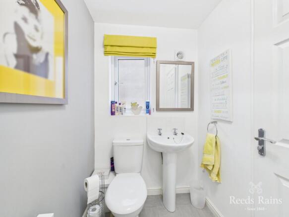 4 bed Detached for sale Image 10