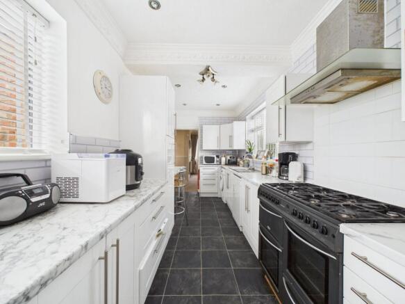 3 bed Semi-Detached for sale Image 9