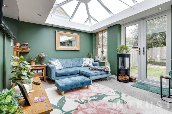 4 bed Detached for sale Image 11