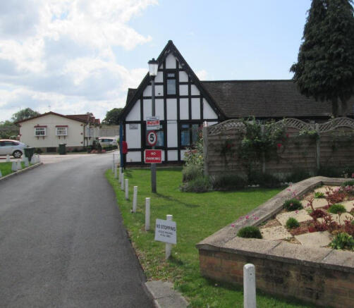 Borehamwood, Hertfordshire, WD6 photo 4