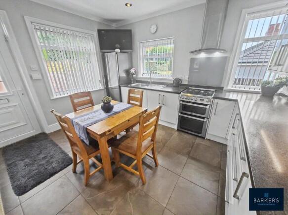 2 bed Semi-Detached Bungalow for sale Image 6