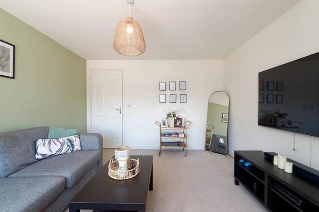 Flat 1/2 43 Elie Drive, Bishopton, PA7 5RD photo 4