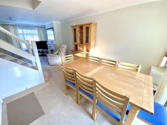 Lounge/Dining Room