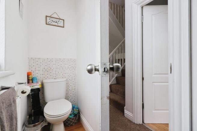 4 bed Semi-Detached for sale Image 12