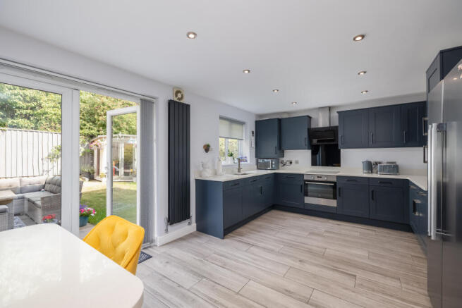 4 bed Detached for sale Image 5