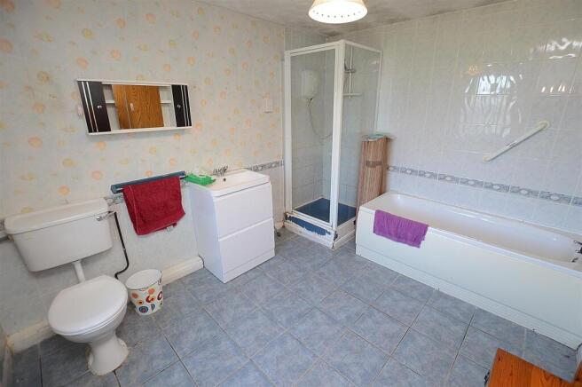 2 The Holdings, St. Leonards Avenue, Woodhall Spa photo 4