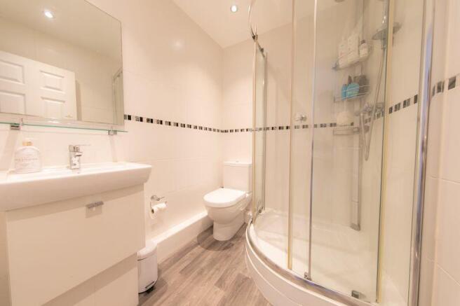 Bedroom 2 en-suite
