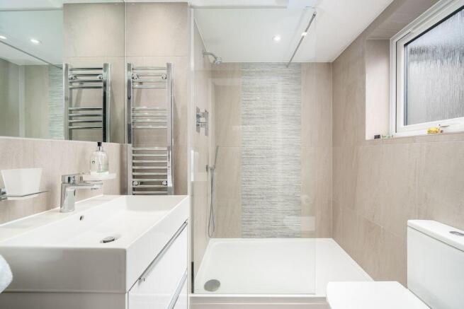 Ensuite to Bed 1