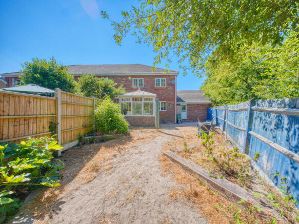 Rear garden pic 2