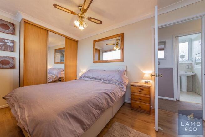 BEDROOM 1: