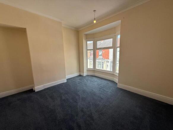 3 bed Terraced to rent Image 6
