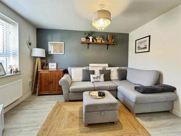 6aa134b0-D-4133-B184-B36FF44335F6-1749-0000012785D