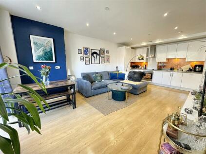 Shackleton Way, London