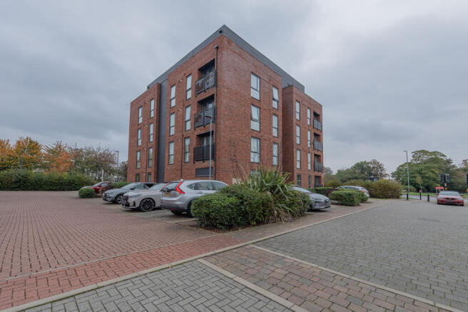 2-bed flat on Somerset Close, Derby, DE22 , £130,000
