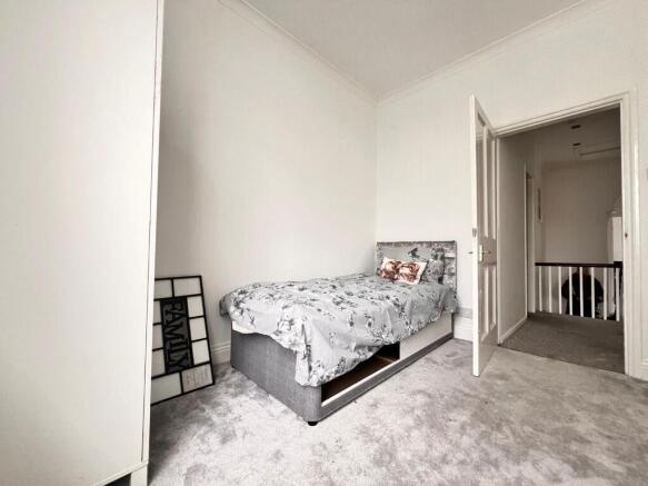 3 bed Terraced for sale Image 5