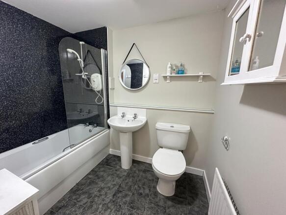 15J FP - bathroom