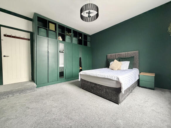 4 bed Terraced for sale Image 9