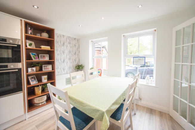 4 bed Detached to rent Image 7