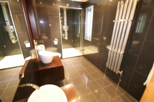 En Suite Shower Steam Room