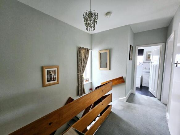 4 bed Semi-Detached for sale Image 9