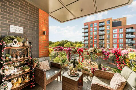 Copley Close, London, W7