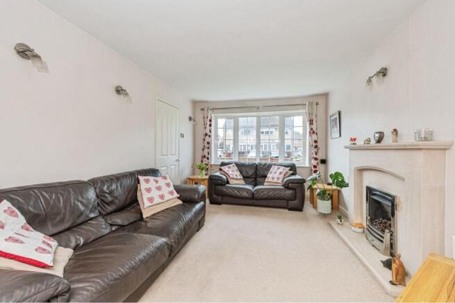 Furness Drive, Wrenthorpe, Wakefield, WF2 photo 4
