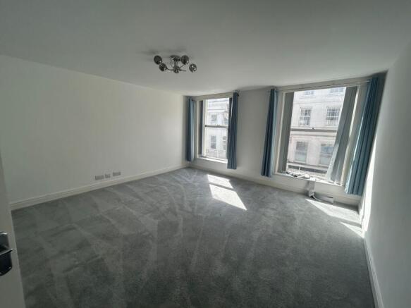 3 bed Maisonette to rent Image 6
