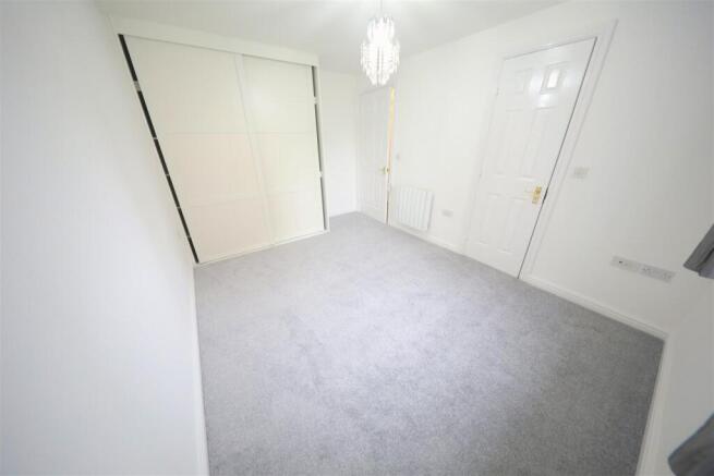 2 bed Apartment to rent Image 6
