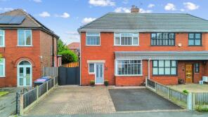 26, Rose Avenue, Manchester M44 6AG