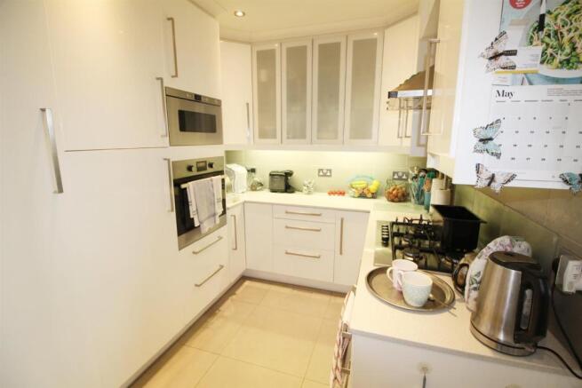 kitchen 2.jpg