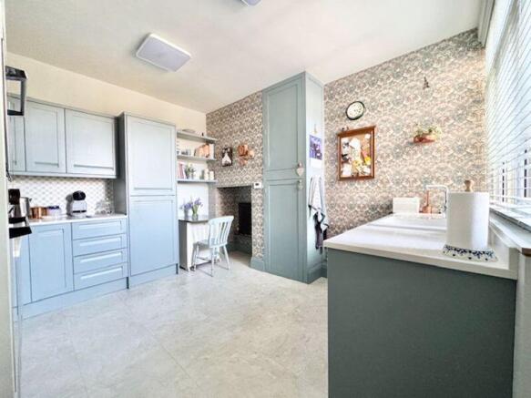 Kitchen breakfast room