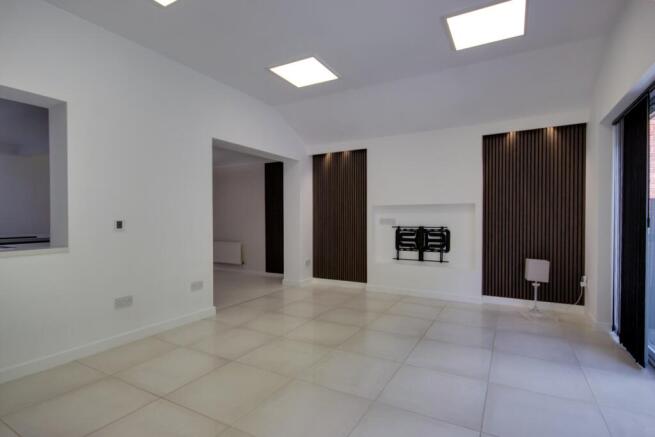 4 bed Detached for sale Image 8