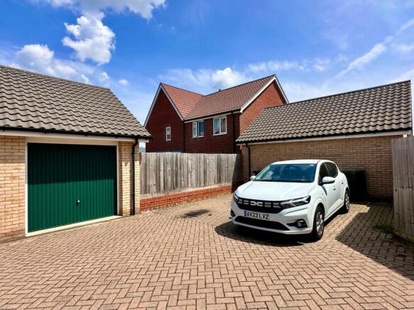 Garage & Parking
