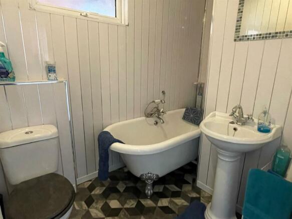 Bathroom,.jpg