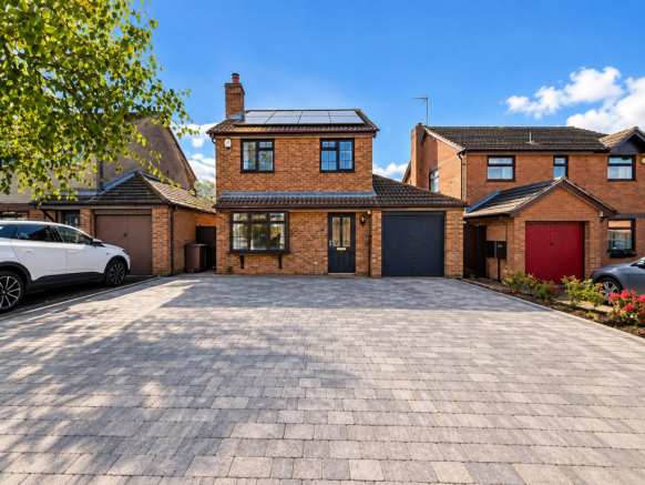 3-bed detached on Galsworthy Crescent, Melton Mowbray, LE13, £300,000