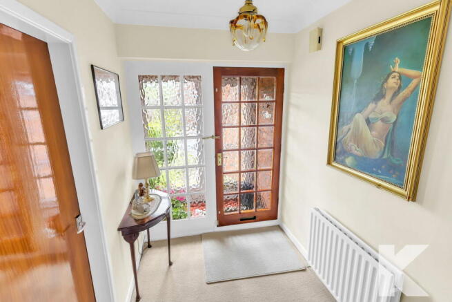 5 bed Detached for sale Image 6